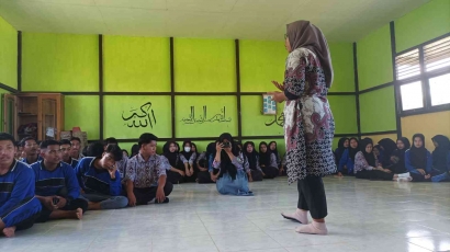YP Sampaikan Sosialisasi Beasiswa Peduli Orangutan Kalimantan Barat dan Lecture tentang Orangutan di Sekolah