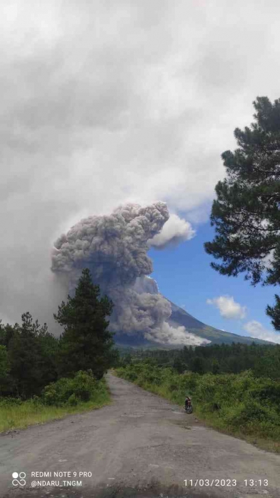 Gunung Merapi Erupsi, Terjadi Hujan Abu di 11 Kecamatan Magelang