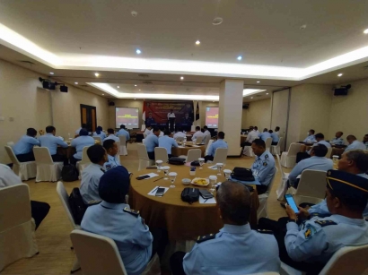 Kepala Rutan Tanjung dan Kepala Subsi Pelayanan Tahanan Rutan Tanjung Rapat Kerja Teknis Pemasyarakatan Tahun 2023