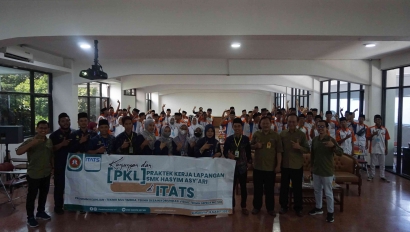 Pelaksanaan PKL SMK Hasyim Asyari, Seminar dan Pendampingan Praktik Bidang Sepeda Motor, Sistem Informasi dan Informatika