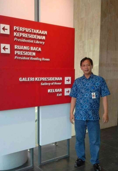 Pustakawan di Perpustakaan Istana Kepresidenan Bogor