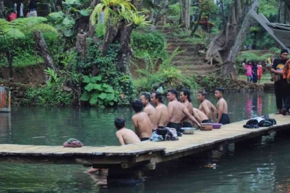 Padusan dan Tukar Takir Dua Tradisi Menjelang Puasa di Winduaji.