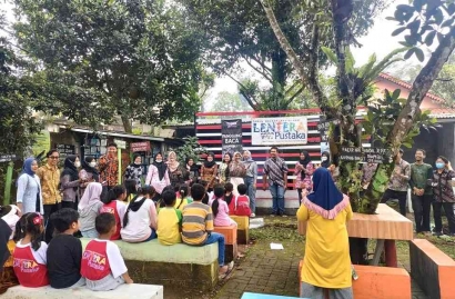 BEM Faperta IPB dan TBM Lentera Pustaka Kolaborasi Ajarkan Anak-anak Menamam Pakcoy