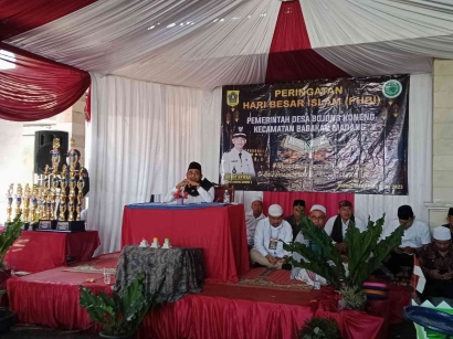 Pemerintah Desa Bojong Koneng Menggelar Acara Peringatan Isra' Mi'raj di Aula Kantor Kepala Desa