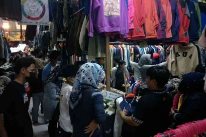 Pasar Thrifting Baju Bekas, Modal "Cepek" Bisa Dandan dan Dampaknya