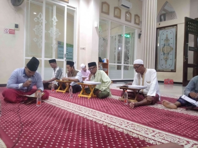 Tarawih Pertama Dilanjut Tadarus Al-Qur'an