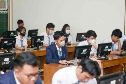 Ujian Akhir Tahun Berbasis Komputer di SMA Pangudi Luhur Yogyakarta: Membentuk Karakter Siswa yang Jujur dan Tekun
