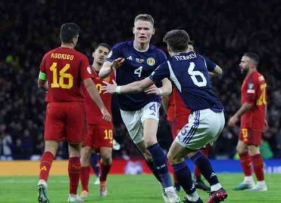 Skotlandia vs Spanyol 2-0, Brace McTominay Bawa Skotlandia Puncaki Klasemen Grup A