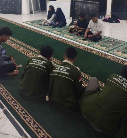 Optimalisasi Kegiatan Mabit dengan Menanamkan Spirit Islam Profetik untuk Mengupayakan Pemuda Masjid yang Produktif