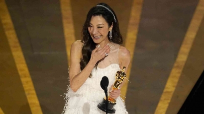 Kemenangan Michelle Yeoh Membuka Jalan Untuk Aktris Kulit Berwarna, Apakah Hanya Aksi Publisitas?