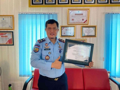 Hidayat Kalapas Narkotika Samarinda Beserta Jajaran Mendapatkan Anugerah Reksa Bandha TA 2022 dari KPKNL Samarinda