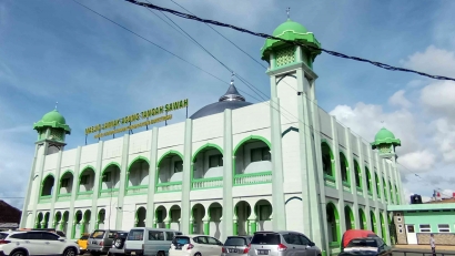 Masjid dan Pasar, Menarik 'Kan?