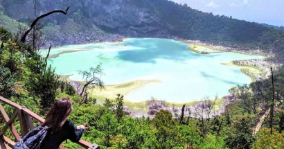 Pesona Alami Kawah Putih Ciwidey, Destinasi Wisata di Kabupaten Bandung yang Sudah Dikunjungi Banyak Selebriti. Ada Harga Tiket Terbarunya juga, lho!
