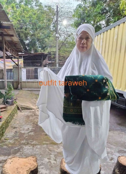 Daster Batik Panjang adalah Outfit Taraweh Kesukaanku