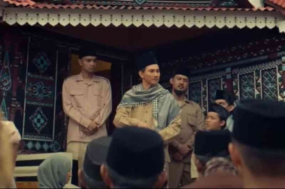 Review Film Buya Hamka Vol 1: Besarnya Cinta Buya Hamka pada Keluarga, Pers, Islam, dan Indonesia