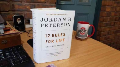 Usia 20-an Wajib Baca! "12 Rules for Life" Menemukan Makna dalam Hidup dan Membangun Kepribadian yang Kuat