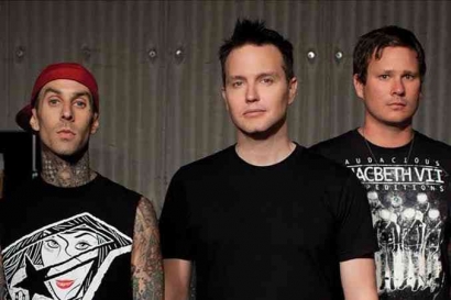 Debut Konser Reuni Blink-182 Memukau Coachella