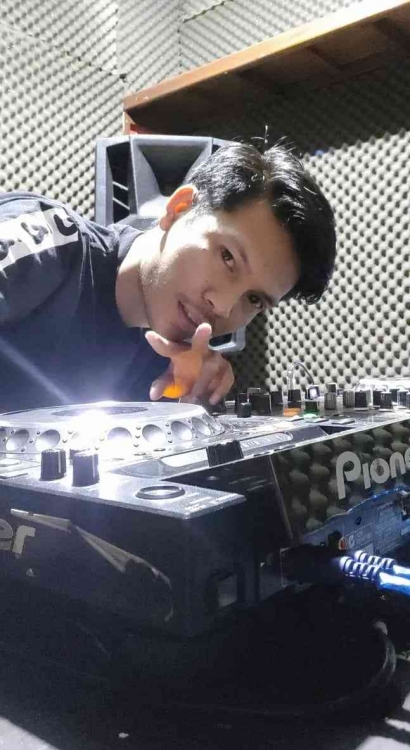 Riki Acong Luncurkan Singel musik tebarunya Untuk Menyasar Kaum Milenial