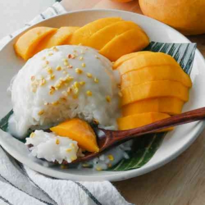 Resep Mango Sticky Rice Takjil Buka Puasa yang Lebih Sehat dan Manis, Bisa Bikin Sendiri!