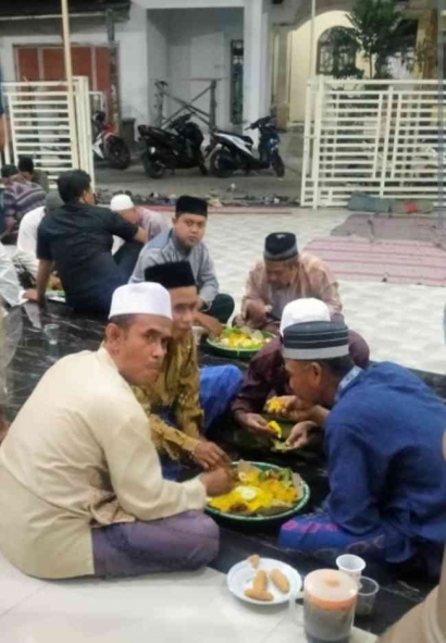Mau Transfer Pahala, Bukber di Masjid Tempatnya