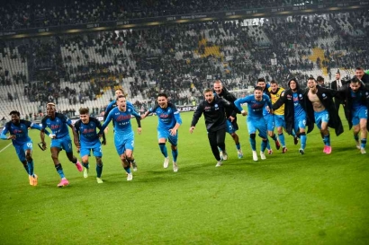 Dapat "Hadiah" dari Juventus, Napoli Selangkah Lagi Raih Juara Serie A Liga Italia