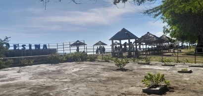 Menikmati Tengah Hari dan Senja di Pantai Oesina Kupang