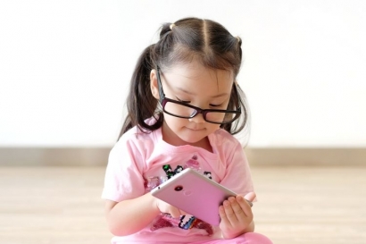 THR Anak Beli Gadget Baru? Parents Wajib Perhatikan Hal Ini Dahulu!