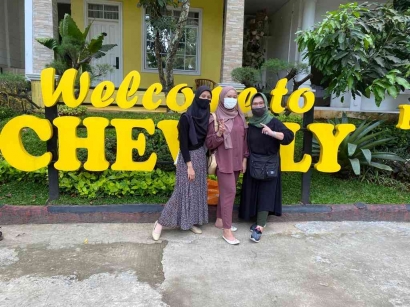 Jalan-jalan ke Chevilly Resort and Camp Bogor