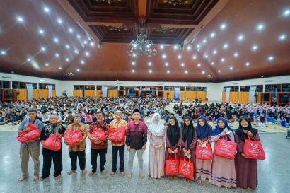 DRW Skincare Kembali Bagikan Paket Sembako ke 1000 Relawan Sampah Kota Yogyakarta