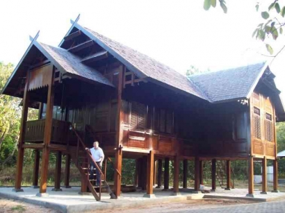 Surat untuk Kampung Halaman, Sisakan Aku Sedikit Saja Kenangan Tentangmu