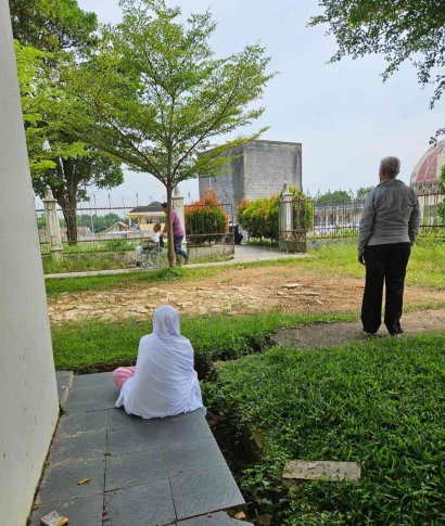 Ibu Rahina Semangat Ikut Manasik Haji Walau Hanya Lihat dari Jauh