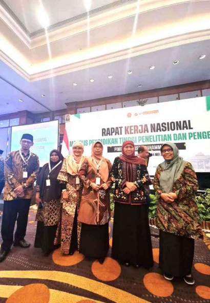 Rektor UML Dr. Mardiana Hadiri Rakernas PTMA di Surabaya