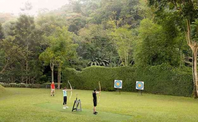 Archery di Padma Hotel Bandung Menyenangkan dan Meningkatkan Keterampilan