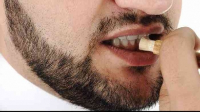 Efektivitas Pasta Gigi Ekstrak Siwak sebagai Alternatif Bahan Herbal untuk Mencegah Terbentuknya Akumulasi Plak