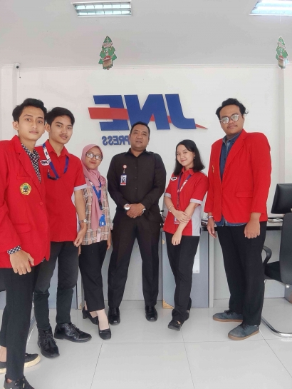 Mahasiswa Untag Surabaya Berkesempatan Magang di PT Tiki Jaya Eka Kurir (JNE) Bypass Pandaan