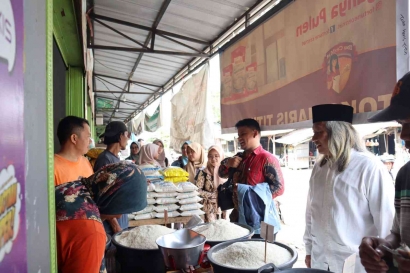 Blusukan Mahasiswa KKN P2MB UPI ke Pasar Rumput Karangmulya!