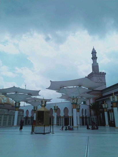 Sholat Berasa di Madinah: Wisata Religi Masjid Ar-Rahman Blitar