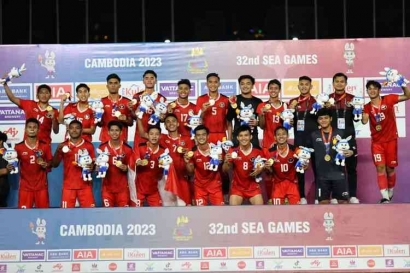 Kebanggaan Rakyat Indonesia Menyaksikan Pertandingan Bola Seru antara Indonesia dan Thailand di SEA Games 2023