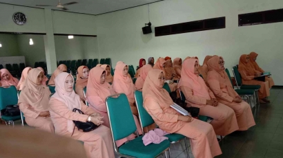 Magang MBKM Mengikuti Acara Gelar Rapat Dinas dan Dharma Wanita di Kemenag Kabupaten Malang