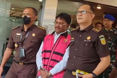 Korupsi BTS Kominfo Capai Rp. 8,32 Triliun, Setara APBD 5 Kabupaten/Kota?