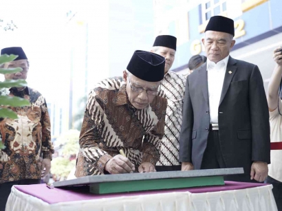 Ketua Umum PP Muhammadiyah Resmikan Gedung FKG Umsida