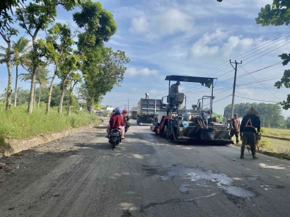 Warga Keluhkan Jalan Rusak di Lampung Timur, Khususnya di Sekampung