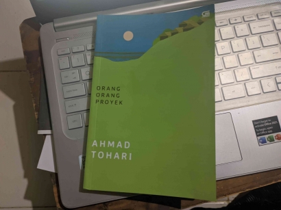 Ulasan Buku "Orang-orang Proyek" Ahmad Tohari