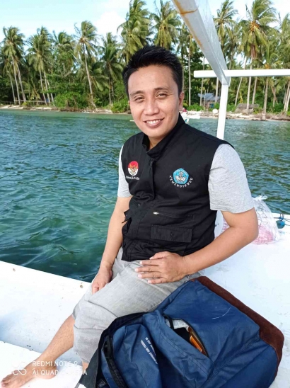 Kisah Pengabdian Guru Muda di Pulau Terluar Kabupaten Pangkajene dan Kepulauan