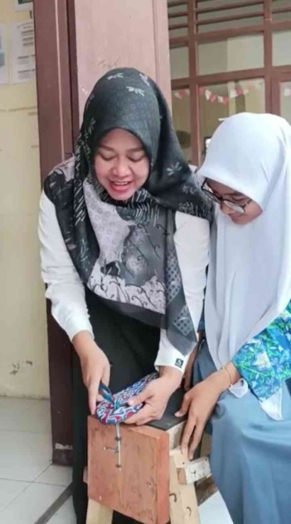 Serunya Guru Bernama Teti Indriawati, Memperlakukan Anak Didik Seperti Sahabat dan Teman