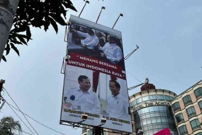 Baliho Kebersamaan Prabowo-Jokowi, PDIP Bilang Apa?