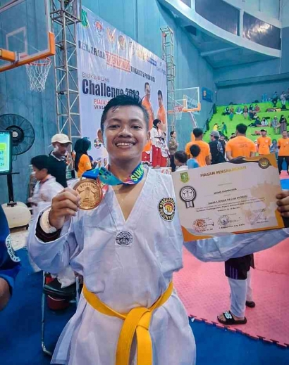 Atlet Taekwondo STIABI Berhasil Juara 1 Pada Event Sukabumi Challenge 2023