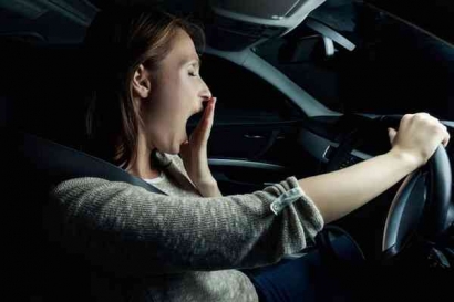 Bahaya Microsleep saat Berkendara dan Cara Mengantisipasinya