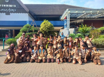 Keseruan Outing Class Siswa Kelas IV SDN 120 Kotabaru Bandung ke Museum Sri Baduga