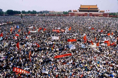 Mengenang Pembantaian Lapangan Tiananmen 1989